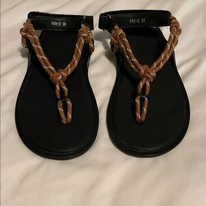 Amazon Bunjee Cord Sandals
